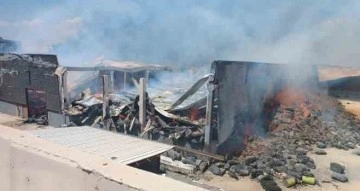 Gaziantep’te fabrika yangınına 4 saattir müdahale ediliyor