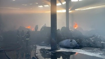 Gaziantep'te geri dönüşüm fabrikasında yangın!
