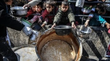Gazze'de Açlık ve Susuzluk Alarm Veriyor