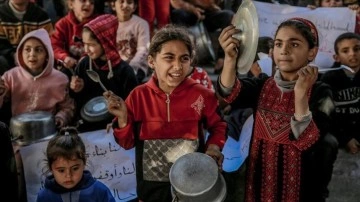 Gazze'de Çocuklar Açlıkla Mücadele Ediyor