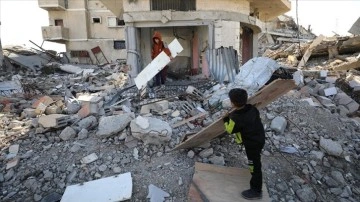 Gazze'de Çocuklar Odun Arıyor