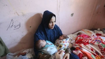 Gazze’de dördüz bebeklerin annesi: “Çocuklarıma süt bulmakta zorlanıyorum&quot;
