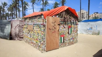 Gazze’de yerinden edilenler için 3 bin boş konserve kutusundan çadır yaptı
