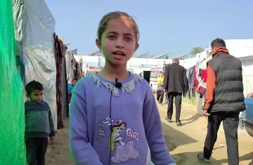 Gazzeli küçük kız:” Filistinli çocuklar roket altında yaşarken, dünya yılbaşını havai fişeklerle kutluyor”
