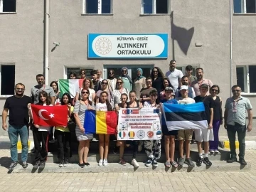 Gediz Altınkent Ortaokulu Avrupalı misafirlerini ağırlıyor
