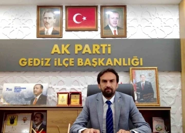 Gediz’de AK Parti İlçe Başkanı Mehmet Erkan istifa etti
