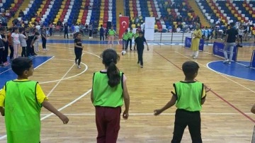 Geleneksel Çocuk Oyunları Turnuvası Adıyaman'da Renkli Görüntülere Sahne Oldu