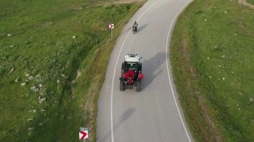 Genç çiftçi,  Erdoğan'a teşekkür etmek için traktörüyle yola çıktı