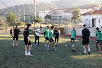 Genç horozlar, Afyonspor karşısında galibiyet serisini sürdürmek istiyor
