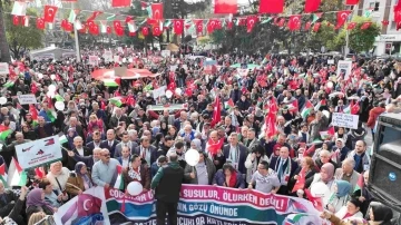 Gölcük’te binlerce kişi Filistin için yürüdü
