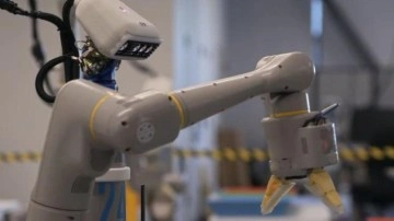Google, 100 temizlik robotunu kovdu