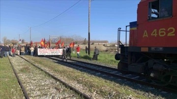 Gümülcine KKE Üyeleri, Dedeağaç'ta Savaş Karşıtı Protesto Düzenledi