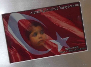 Güngören’deki bombalı saldırıda hayatını kaybeden 3 yaşındaki Aleyna’nın gelinliği mezarına konulmuştu

