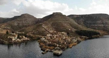 Halfeti’de 2 bin yıllık tarihi olan batık mahalle turizme kazandırılıyor