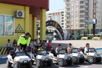 Haliliye Belediyesi Miniklere Trafik Eğitimi Veriyor