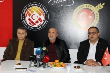 Hasan Çavuşoğlu: Türk futbolu da Türk hakemleri de baskı altında