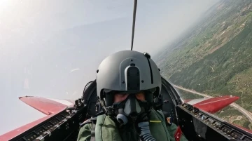 Hava Kuvvetleri Komutanı Orgeneral Kadıoğlu HÜRJET ile uçuş gerçekleştirdi

