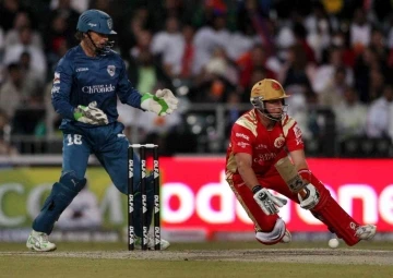 Hindistan’da sahte kriket ligine baskın: 4 gözaltı
