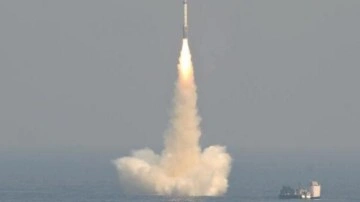 Hindistan denizaltından balistik füze denemesi yaptı