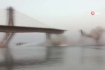 Hindistan’da yapım aşamasındaki köprü çöktü