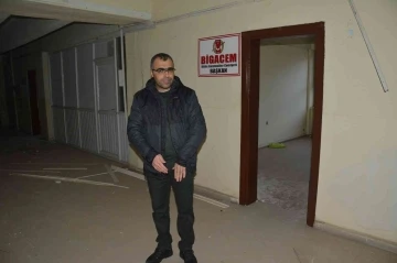 Hırsızlar, Bitlis Gazeteciler Cemiyeti’ni soyup soğana çevirdi
