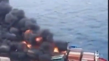 Husiler ABD gemisini vurdu! Gemiden ilk görüntüler