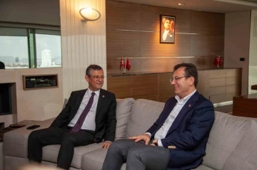 İBB Başkanı İmamoğlu, CHP Genel Başkanı Özel’i ziyaret etti
