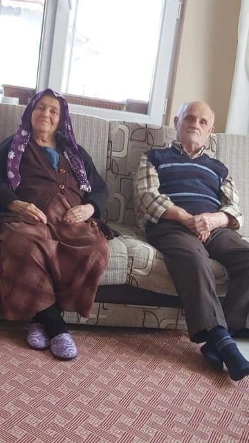 İki gün arayla vefat eden 60 yıllık evli çift, yan yana defnedildi