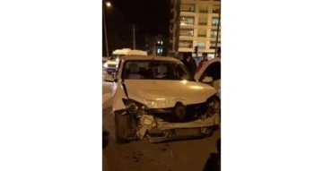 İki otomobilin çarpıştı: 1 yaralı