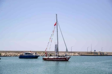 İklim değişikliğine dikkat çekmek için yelken açan ekip Mersin’e ulaştı
