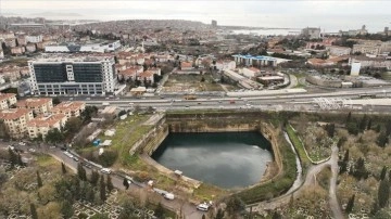 İlginç Bir Dönüşüm: İstanbul'daki Otel İnşaatı Göl Oldu