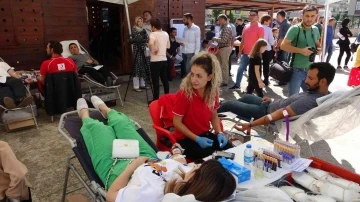 İlkokula başlayan 340 öğrenci velisi aynı gün kan bağışında bulundu
