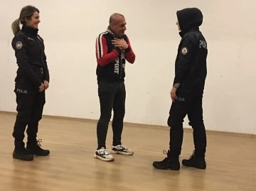 İncirliova’da polislere yakın savunma eğitimi verildi
