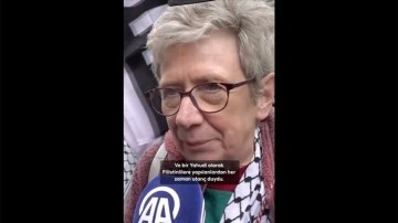 İngiltere'de Yahudi Activist Gazze'ye Yapılan Saldırıları Protesto Etti