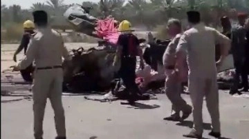 Irak'ta petrol tankeriyle tur minibüsü çarpıştı: Çok sayıda ölü var