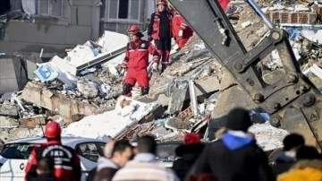 İran'dan Türkiye'ye deprem desteği: 2 uçak dolu malzeme daha gönderildi