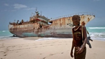 İran'ın başı Somalili korsanlarla dertte: Bir haftada  ikinci gemi