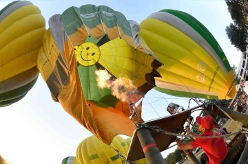 İspanya’da 26’ncı Avrupa Balon Festivali başladı
