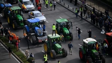 İspanyol Çiftçiler Madrid'i Protesto Etti