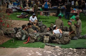 İsrail askerlerinin toplanma merkezi görüntülendi
