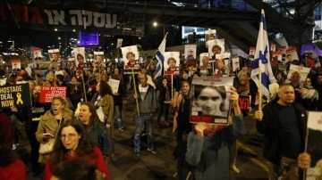 İsrail'de Binlerce Kişi Hükümet Karşıtı Gösteri Düzenledi