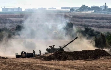 İsrail’den Gazze’ye yönelik topçu atışları görüntülendi
