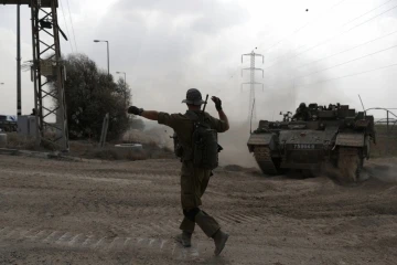 İsrail’in Gazze sınırındaki Sderot kentinde tank hareketliliği artıyor
