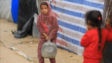 İsrail'in Gazze'ye uyguladığı kuşatma altında acil yardım çağrısı