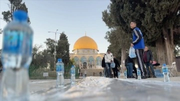 İsrail Polisi Mescid-i Aksa'da Kısıtlamaları Artırıyor