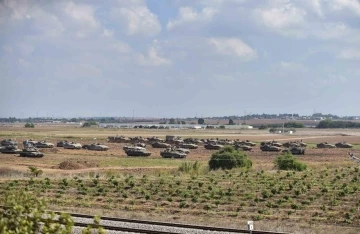 İsrail tanklarla cephe hattını genişletiyor
