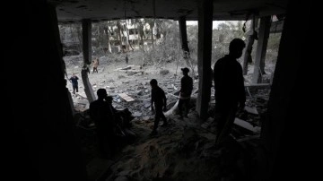 İsrail Uçakları Gazze'de Hava Saldırısı Düzenledi