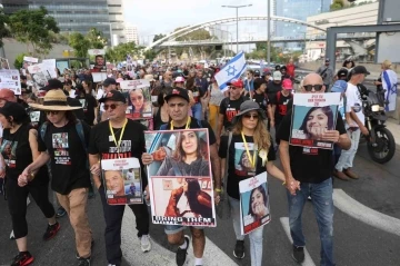 İsrailli esirlerin aileleri Tel Aviv’den Kudüs’e 5 günlük yürüyüş başlattı
