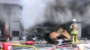 İstanbul Bağcılar'da korkutan yangın! Yangında can kaybı yaşanmazken, depoda hasar oluştu