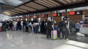 İstanbul Havalimanı ve Sabiha Gökçen'de Bayram Yoğunluğu Devam Ediyor
